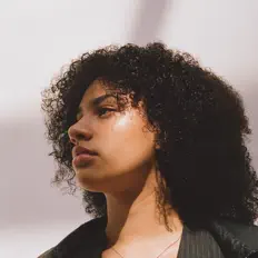 Posłuchaj wykonawcy Lola Malone, obejrzyj teledyski, przeczytaj biografię, zobacz daty tras koncertowych i nie tylko!