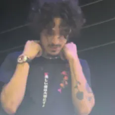 Posłuchaj wykonawcy Caffiend, obejrzyj teledyski, przeczytaj biografię, zobacz daty tras koncertowych i nie tylko!