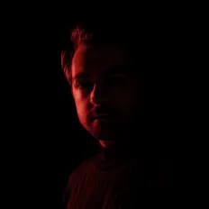 Posłuchaj wykonawcy Cooda, obejrzyj teledyski, przeczytaj biografię, zobacz daty tras koncertowych i nie tylko!