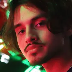 Dengarkan Youngg-Leo, tonton video musik, baca bio, lihat tanggal tur & lainnya!
