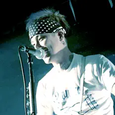 聆聽 YUSUKE44、觀看音樂影片、閱讀小傳、查看巡演日期等！