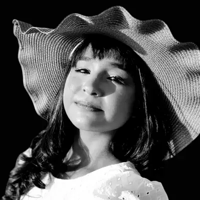 Listen to Yoselin Tamara, watch music videos, read bio, see tour dates & more!