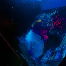 Talbottt을(를) 듣고, 뮤직 비디오를 보고, 약력을 읽고, 투어 일정 등을 확인하세요!