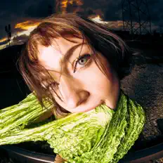 Ouça Violett, assista a videoclipes, leia a biografia, veja as datas das turnês e mais!