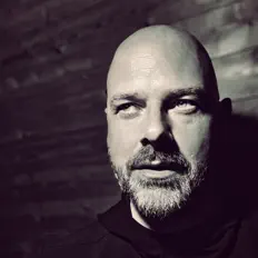 Hör dir BPMoore an, schau dir Musikvideos an, lies die Biografie, finde Tourdaten und mehr!