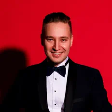 Poslechněte si interpreta Айрат Ганиев, sledujte hudební videa, přečtěte si životopis, podívejte se na data turné a další informace.