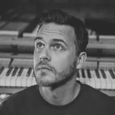 Listen to Pieter de Graaf, watch music videos, read bio, see tour dates & more!