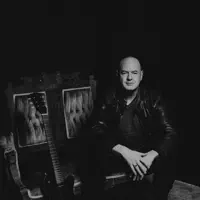 undefinedを聴いたり、ミュージックビデオを鑑賞したり、経歴やツアー日程などを確認したりしましょう！