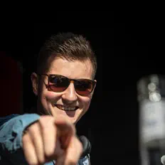 Hör dir DJ Fuel an, schau dir Musikvideos an, lies die Biografie, finde Tourdaten und mehr!