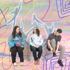 聆聽 Uncle Lift Off、觀看音樂影片、閱讀小傳、查看巡演日期等！