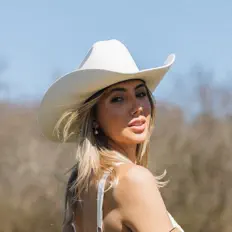 Listen to Bella Hudson, watch music videos, read bio, see tour dates & more!