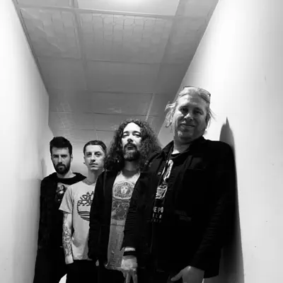 Listen to Der Hunds, watch music videos, read bio, see tour dates & more!