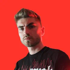 Escucha a Maxi, mira videos musicales, lee su biografía, consulta las fechas de las gira y más.