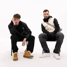 聆聽 AYVAZ & KUMARR、觀看音樂影片、閱讀小傳、查看巡演日期等！