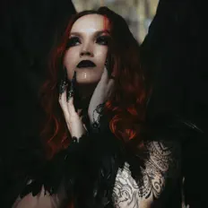 Ascolta Jessie Kay, guarda video musicali, leggi la biografia, vedi le date del tour & altro!