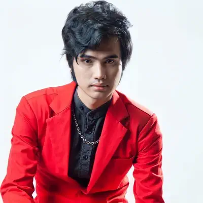 Listen to Boty Phen, watch music videos, read bio, see tour dates & more!