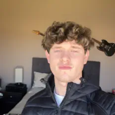 Swirllll सुनें, म्यूज़िक वीडियो देखें, बायो पढ़ें, दौरे की तारीखें और बहुत कुछ देखें!