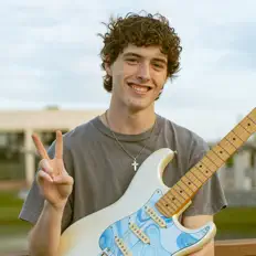 Luister naar Keith Flanagan, bekijk muziekvideo's, lees de bio, bekijk de tourdata, en meer!