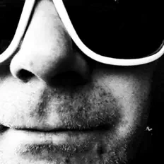 Chozzabevを聴いたり、ミュージックビデオを鑑賞したり、経歴やツアー日程などを確認したりしましょう！