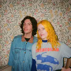 abracadabraを聴いたり、ミュージックビデオを鑑賞したり、経歴やツアー日程などを確認したりしましょう！