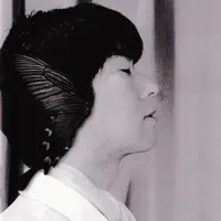 undefined을(를) 듣고, 뮤직 비디오를 보고, 약력을 읽고, 투어 일정 등을 확인하세요!