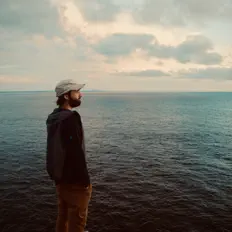 Dengarkan Colin Manson, tonton video musik, baca bio, lihat tanggal tur & lainnya!