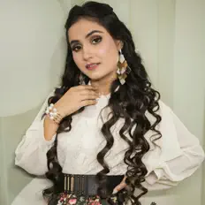 收听 Renuka Panwar、观看音乐视频、阅读小传、查看巡演日期等 ！