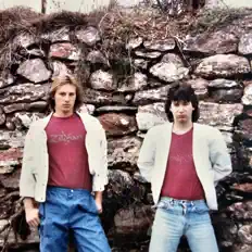 Ouve Deseption, vê vídeos de música, lê a biografia, vê as datas da digressão e muito mais!