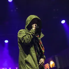 Joniveliを聴いたり、ミュージックビデオを鑑賞したり、経歴やツアー日程などを確認したりしましょう！