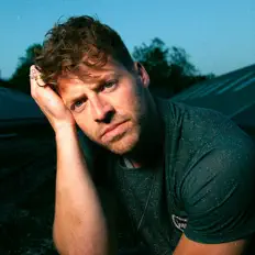 Ascolta Nicholas Langdon, guarda video musicali, leggi la biografia, vedi le date del tour & altro!