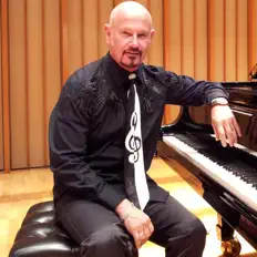 收听 Michael Roberts、观看音乐视频、阅读小传、查看巡演日期等 ！