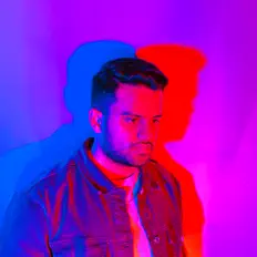 Escucha a RAS, mira vídeos musicales, lee la biografía, consulta fechas de giras y mucho más.