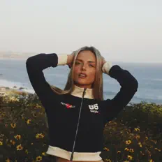 Ouça Farrah Finn, assista a videoclipes, leia a biografia, veja as datas das turnês e mais!