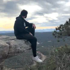 收听 Convi、观看音乐视频、阅读小传、查看巡演日期等 ！