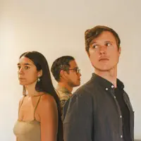 Escucha a undefined, mira vídeos musicales, lee la biografía, consulta fechas de giras y mucho más.
