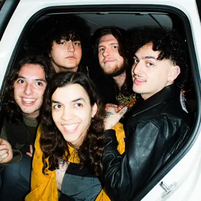 Listen to Efelante, watch music videos, read bio, see tour dates & more!