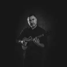 收听 Benjamin Mullins、观看音乐视频、阅读小传、查看巡演日期等 ！