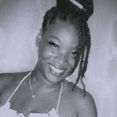 Ouve Ayveee, vê vídeos de música, lê a biografia, vê as datas da digressão e muito mais!