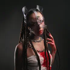 Poslechněte si interpreta Olya Mayer, sledujte hudební videa, přečtěte si životopis, podívejte se na data turné a další informace.