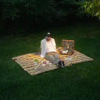 Poslechněte si interpreta undefined, sledujte hudební videa, přečtěte si životopis, podívejte se na data turné a další informace.
