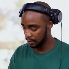 Escucha a BlueSöl, mira videos musicales, lee su biografía, consulta las fechas de las gira y más.