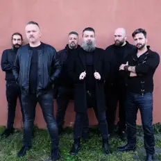 Rome in Monochrome सुनें, म्यूज़िक वीडियो देखें, बायो पढ़ें, दौरे की तारीखें और बहुत कुछ देखें!