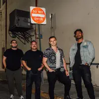 Ascolta undefined, guarda video musicali, leggi la biografia, vedi le date del tour & altro!