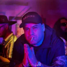 Escucha a Cha, mira vídeos musicales, lee la biografía, consulta fechas de giras y mucho más.