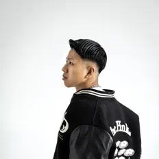 收听 ykzn、观看音乐视频、阅读小传、查看巡演日期等 ！