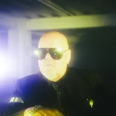 Escucha a Ricky Wilde, mira videos musicales, lee su biografía, consulta las fechas de las gira y más.