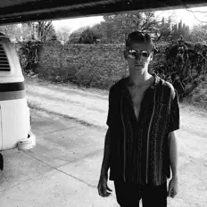 Ouça Young Jenkins, assista a videoclipes, leia a biografia, veja as datas das turnês e mais!