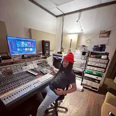 聆聽 Irie Yute、觀看音樂影片、閱讀小傳、查看巡演日期等！