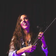 Escucha a Sarah Clanton, mira vídeos musicales, lee la biografía, consulta fechas de giras y mucho más.