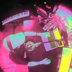 Posłuchaj wykonawcy 7VREW, obejrzyj teledyski, przeczytaj biografię, zobacz daty tras koncertowych i nie tylko!